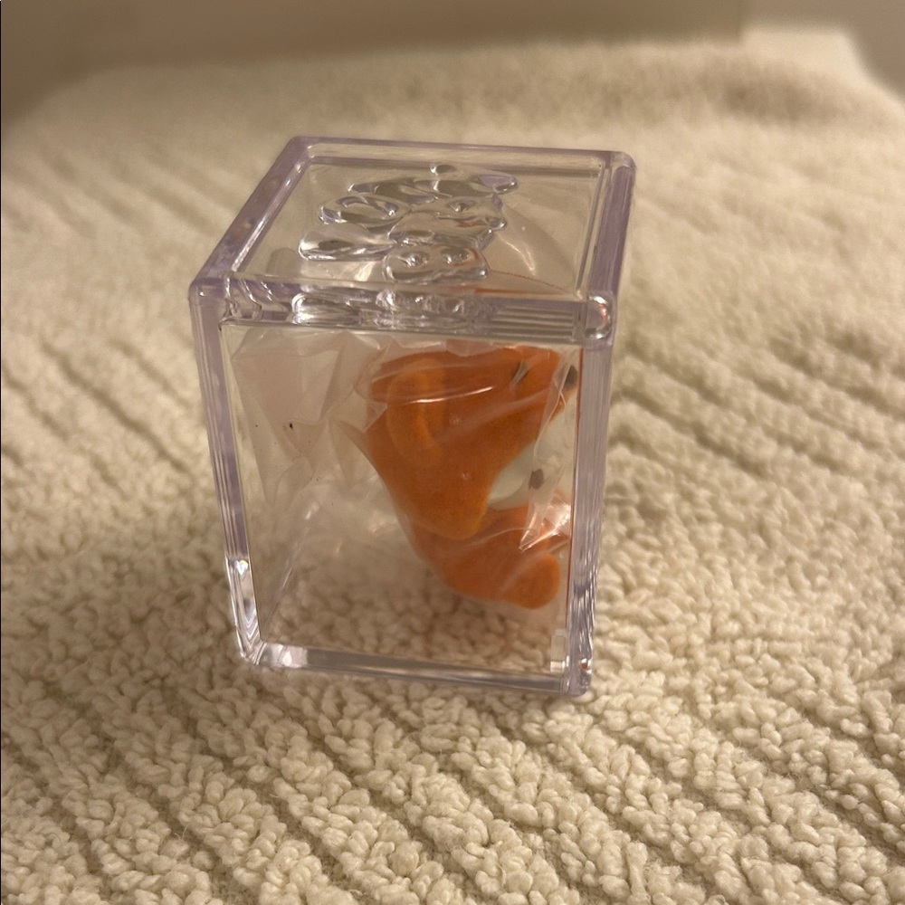 Pop Mart Pop Bean Pajama Cross Dressing Orange Dimoo Sitting Fox w/ Display Box - Picture 7 of 12
